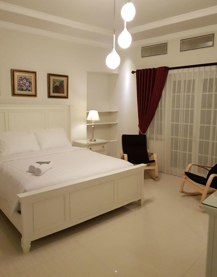 Front One Boutique Baluran Malang Exterior foto